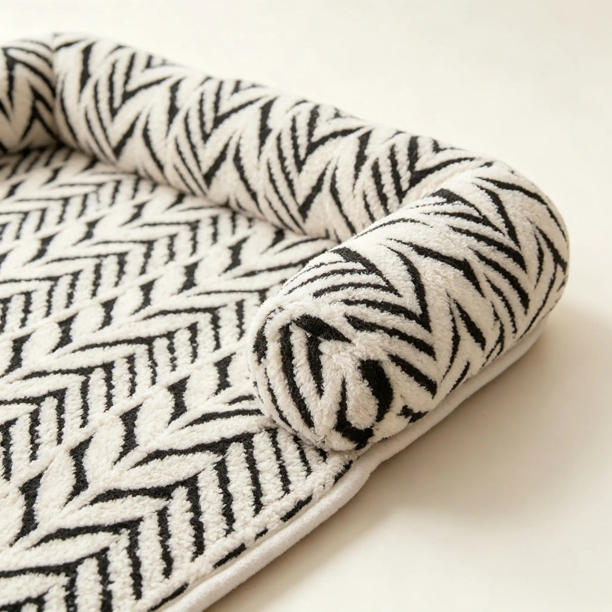 PawSnooze Pet Blanket – Plush Anti-Shed